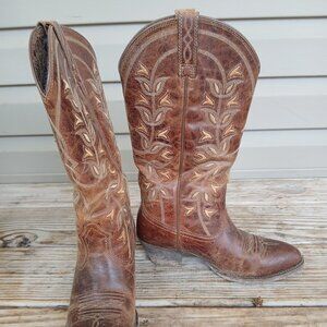 Cowboy Boots Ariat Women size 7B Brown/Tan
